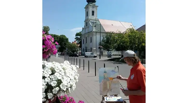 Kovács Éva beregszászi festőművész, a Bereg Alkotóegyesület egyik alapító tagja már gyermekkorában észrevette maga körül a szépet, a természet és az épített örökség csodáit, érdeklődött a festészet és a zene iránt is.