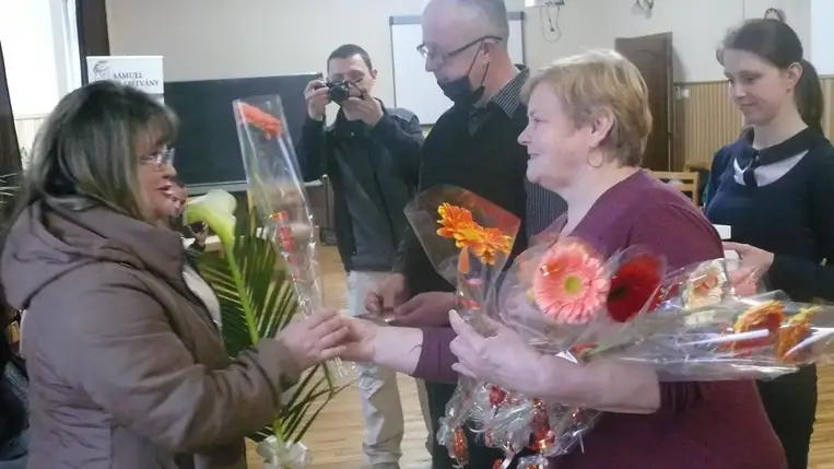 Örökbefogadó anyák köszöntése a Sámuel Alapítványnál