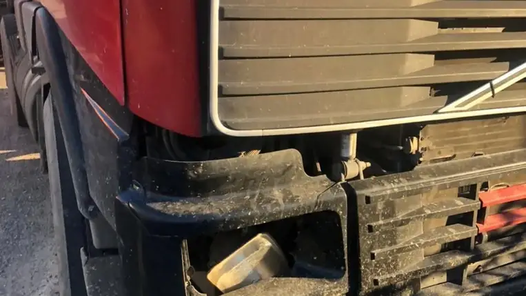 A baleset következtében a 15 éves fiút súlyos sérülésekkel a beregszászi kórházba szállították.