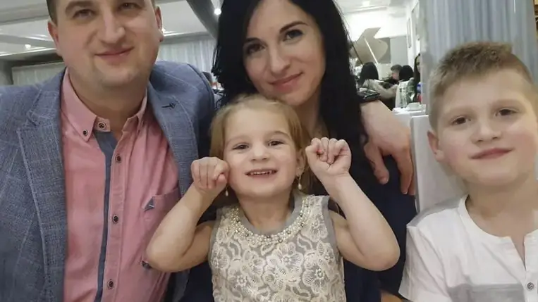 Két gyermekünk van, Amélia és Viktor, a vállalkozásunk pedig a harmadik gyermekünk. Nagyon szeretjük csinálni, szívünk-lelkünk beletesszük.