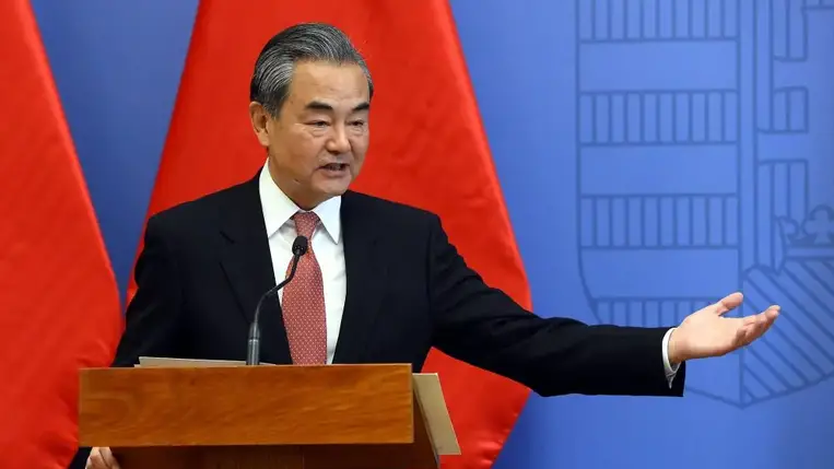 A kínai külügyminiszter figyelmeztette Tokiót, ne álljon Washington mellé Pekinggel szemben