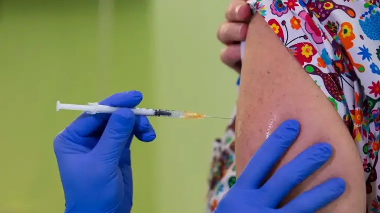 Koronavírus: Olaszországban káoszhoz vezetett az idősek regisztráció nélküli oltása