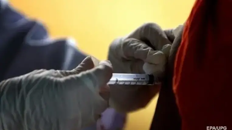 Lemberg megyében elhunyt egy férfi, aki előző nap AstraZeneca (Covishield) COVID-19 elleni védőoltást kapott 