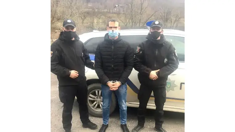 Elfogták: házakat rabolt ki pénzgyűjtés leple alatt Kárpátalján