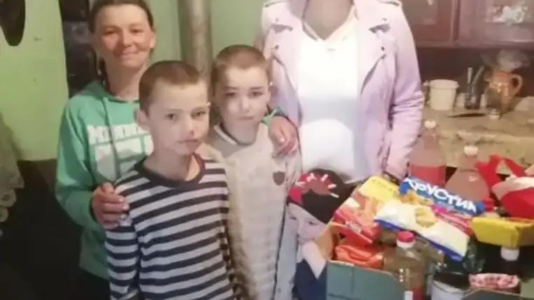 A „régi világban” az természetes volt, hogy az emberek odafigyeltek egymásra, gondot viseltek a közelükben élő magányosokra, özvegyekre. 