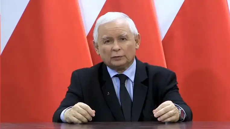 Kaczynski: hibrid háború zajlik, fegyveres konfliktus nem valószínű