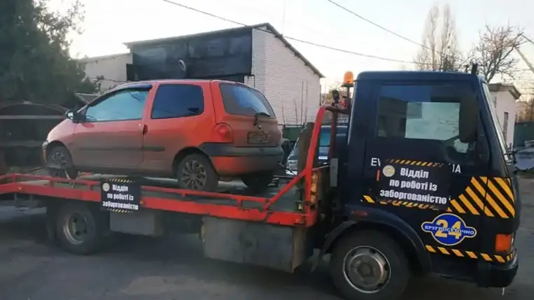 Fűtéstartozása miatt autója nélkül maradt egy férfi Ukrajnában
