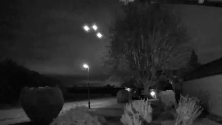 Térfigyelő kamera rögzítette az UFO-t (Video)