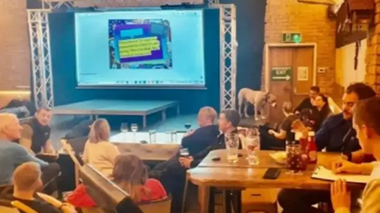 Három napja raboskodik 61 vendég egy brit kocsmában