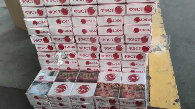 Csempészcigarettát fedeztek fel a Csapi Határőrség munkatársai az ungvári ukrán-szlovák ellenőrző ponton egy kamionban.