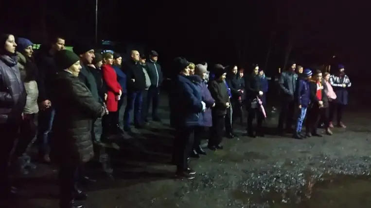 Csonkapapiban is fellobbant az első  láng az adventi koszorún