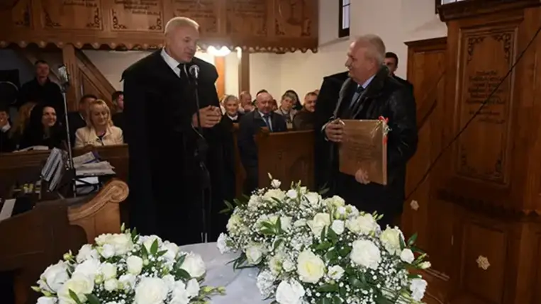 A reformáció emléknapján a megújult templomért és haranglábért adtak hálát a tiszebökényi reformátusok és a hozzájuk ez alkalomból érkezett vendégek. Fotó: Kovács Erzsébet