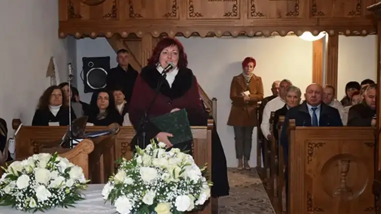 A reformáció emléknapján a megújult templomért és haranglábért adtak hálát a tiszebökényi reformátusok és a hozzájuk ez alkalomból érkezett vendégek. Fotó: Kovács Erzsébet