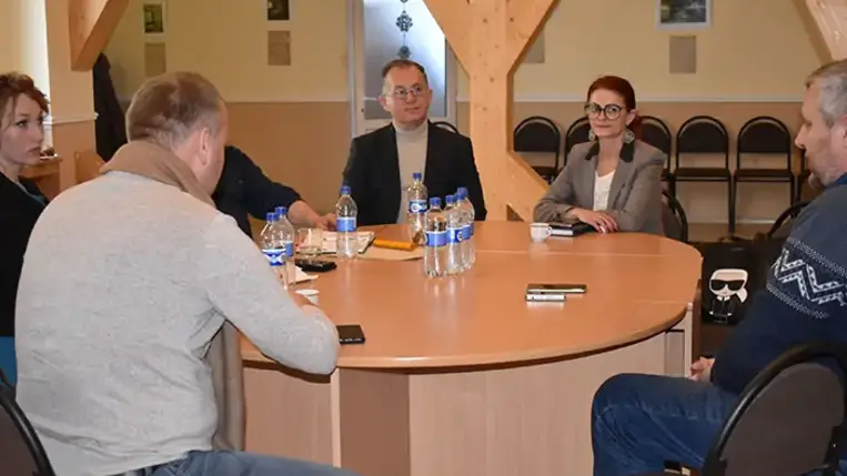 Közös szakmai együttműködés lehetőségeiről tárgyaltak a kárpátaljai magyar médiumok képviselői november 10-én, Beregszászban. 