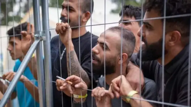 Törtek-zúztak a migránsok egy lengyel befogadóközpontban