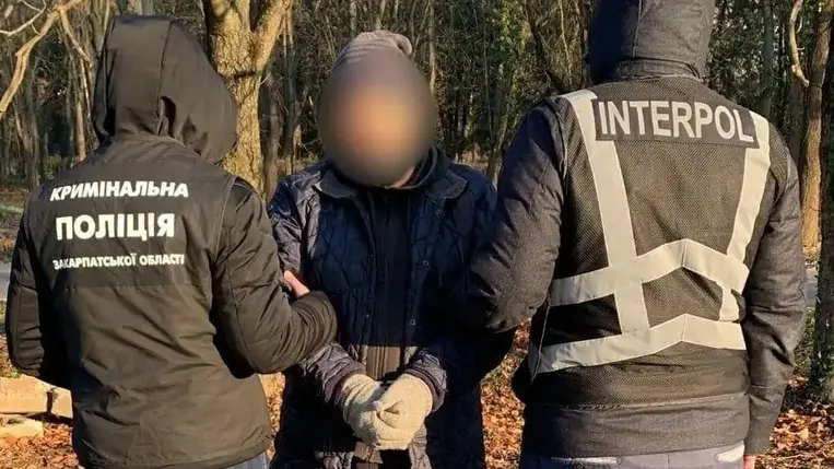 Nemzetközileg körözött csalót vettek őrizetbe Ungváron