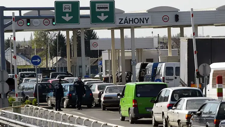 Zavartalanul haladhat a határforgalom a záhonyi közúti határátkelőhelyen. 