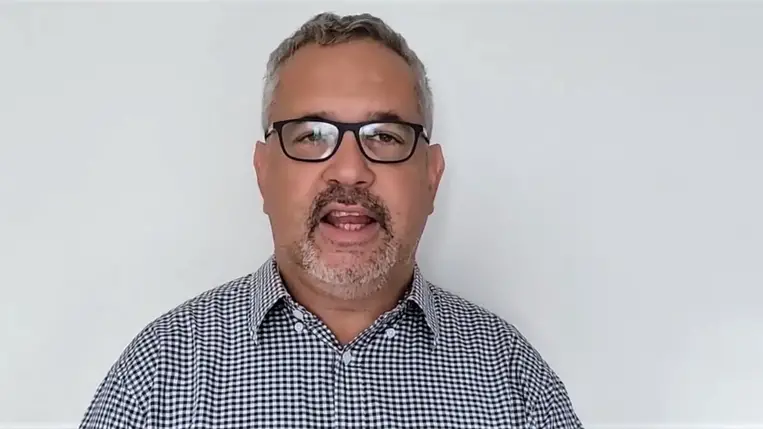 A Demokratikus Koalíció (DK) továbbra is kitart amellett, hogy meg kell szüntetni az "ukrán nyugdíjbizniszt" - mondta Arató Gergely, a DK országgyűlési képviselője