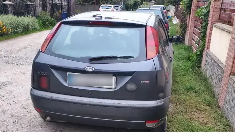 Kiszúrta az autó kerekeit egy kamasz Ungváron 