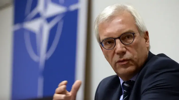 Orosz külügy: Moszkva nem hisz a NATO-nak diplomatái kiutasítása után 