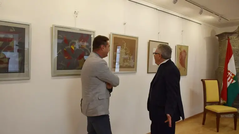 Képzőművészeti kiállítás a beregszászi konzulátuson