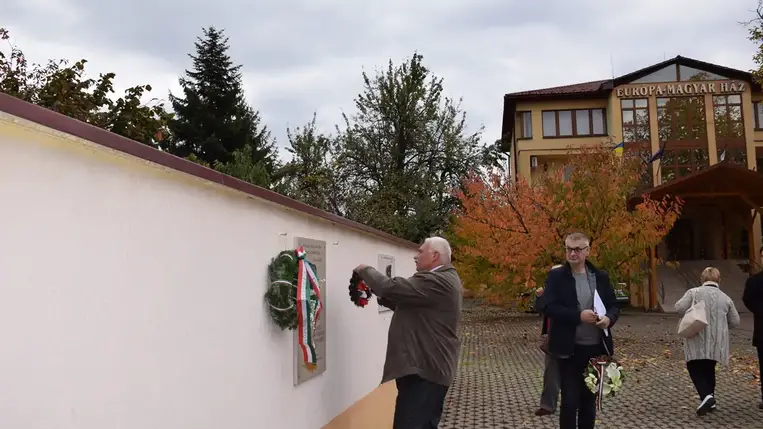 Felavatták Petróci Iván emléktábláját Beregszászon