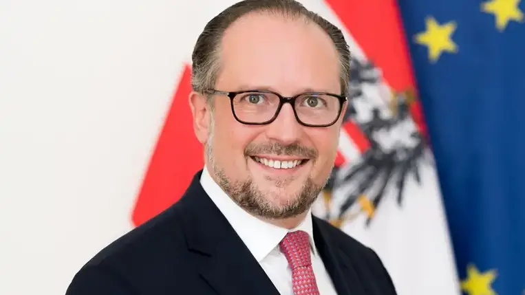 Beiktatták hivatalába az új osztrák kancellárt