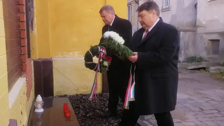 ’56-os megemlékezés, színházi előadás Ungváron