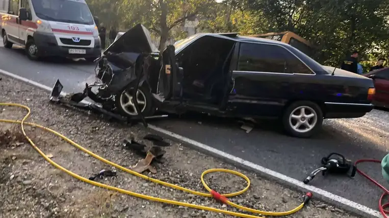 Kárpátalján, a fancsikai letérőnél október 7-én összeütközött egy személyautó és egy iskolabusz.