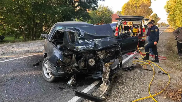 Iskolabusszal ütközött egy személyautó és terrortámadásokat akadályozott meg az SZBU Kárpátalján: október 7-i hírösszefoglaló