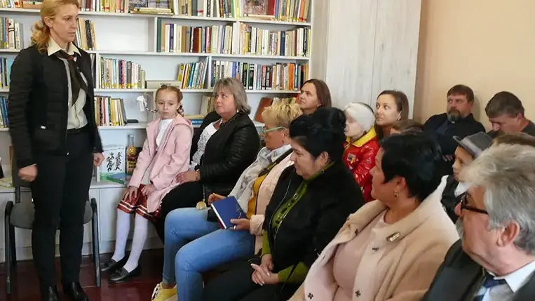 A beregdédai cserkészek olyan kuckó létrehozását tervezik, ahol az örsi foglalkozások mellett lehetőség nyílik könyvek cseréjére, az olvasottak megbeszélésére, közösségi életre. Fotó: Kovács Erzsébet