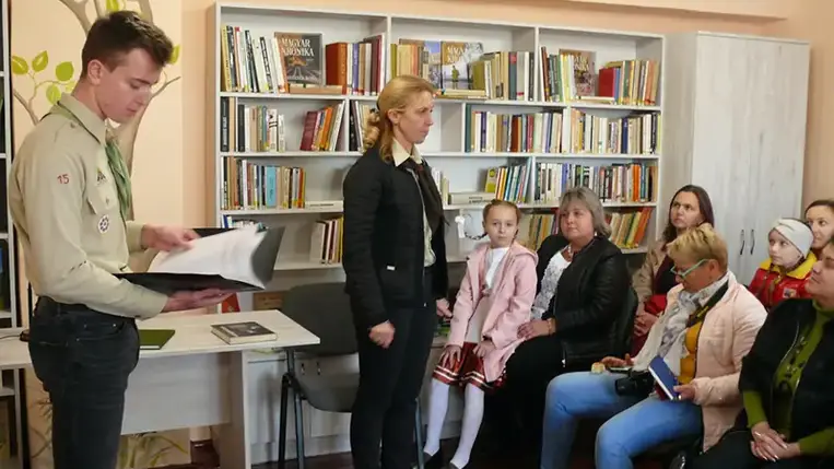 A beregdédai cserkészek olyan kuckó létrehozását tervezik, ahol az örsi foglalkozások mellett lehetőség nyílik könyvek cseréjére, az olvasottak megbeszélésére, közösségi életre. Fotó: Kovács Erzsébet