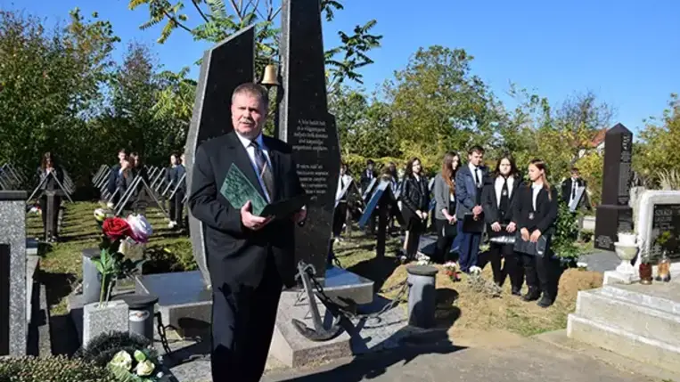 1944. október 9-e Beregszász gyásznapjaként vonult be a történelembe: a terrortámadásban 250 katona és civil veszítette életét, illetve sebesült meg. Fotó: Kovács Elemér