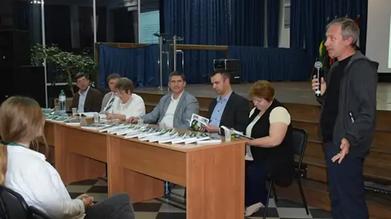 Munkács, Nagyszőlős, Visk után végre a beregszászi közönség is közelebbről ismerhette meg a kiadványt és annak szerzőit. Fotó: Kovács Elemér