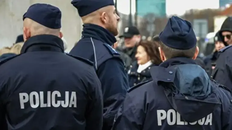 Lengyelországban egy 22 éves ukrán diák kizuhant egy diákszálló ablakából