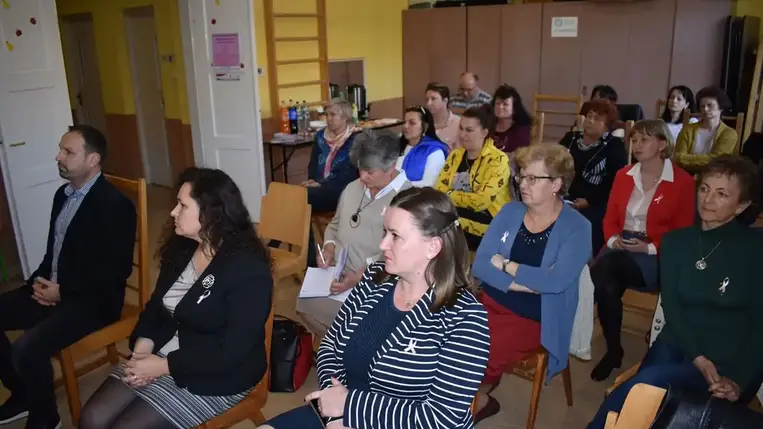Mellrák elleni szakmai teadélután a rózsahölgyek szervezésében