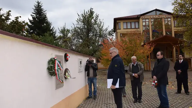 Felavatták Petróci Iván emléktábláját Beregszászon