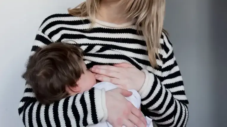 Csomó a mellben. Mikor jelezhet bajt?