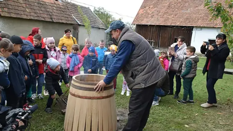 A Nagyberegi Tájház azon „élő” tájházak közé tartozik, ahol igyekeznek a jeles napokhoz, ünnepekhez igazodva széleskörű programokat szervezni. Fotó: Kovács Erzsébet
