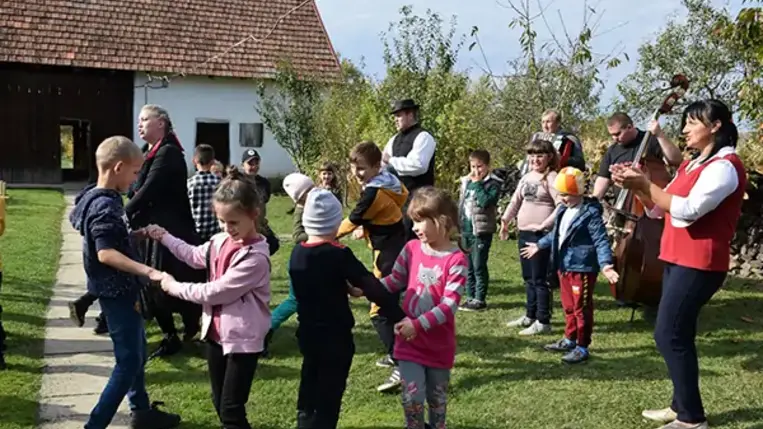 A Nagyberegi Tájház azon „élő” tájházak közé tartozik, ahol igyekeznek a jeles napokhoz, ünnepekhez igazodva széleskörű programokat szervezni. Fotó: Kovács Erzsébet