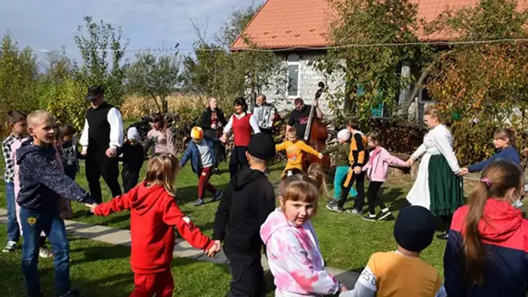 A Nagyberegi Tájház azon „élő” tájházak közé tartozik, ahol igyekeznek a jeles napokhoz, ünnepekhez igazodva széleskörű programokat szervezni. Fotó: Kovács Erzsébet