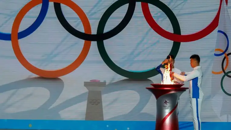 Már lobog az olimpiai láng a kínai fővárosban
