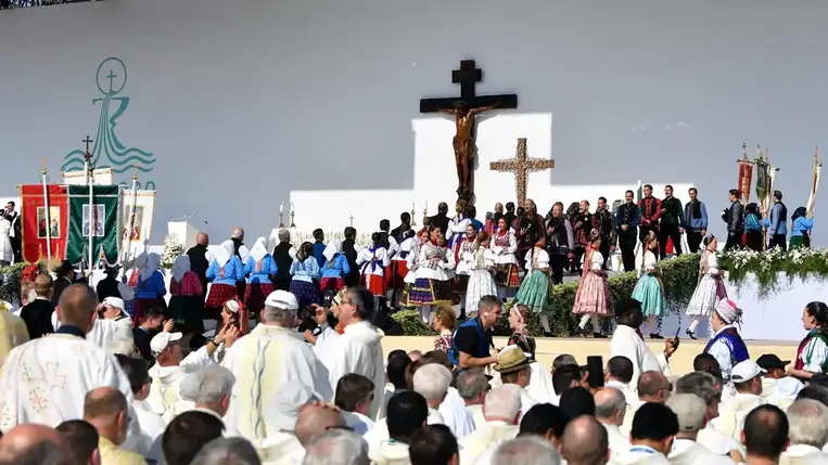 NEK - A Rákóczi Szövetség 700 külhoni középiskolással csatlakozik a pápai szentmiséhez