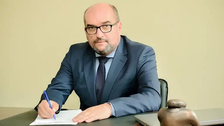 A KMKSZ elnöke úgy véli, Zelenszkij szándékosan ösztönözte a magyarellenes érzéseket azzal, hogy a Donyec-medencei helyzethez hasonlította a magyar etnikai közösséget, miközben "jól tudta, hogy ez az összehasonlítás abszurd".