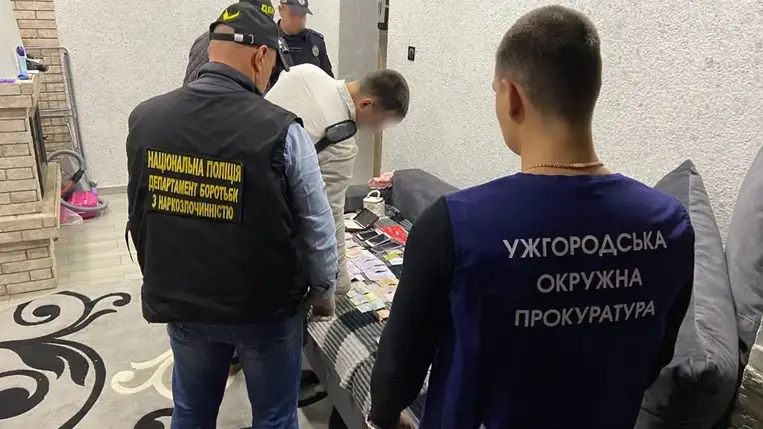Metamfetamint árult egy fiatal nő Ungváron