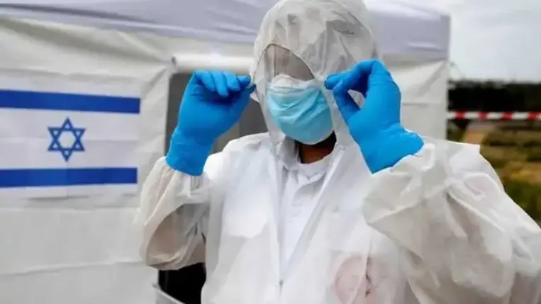 Megtízszerezte az oltottak védelmét a harmadik oltás Izraelben