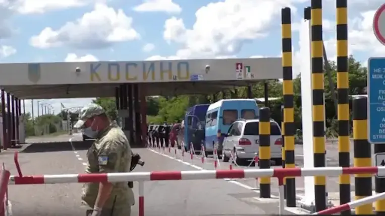 Ideiglenesen szünetel a határforgalom Mezőkaszonynál