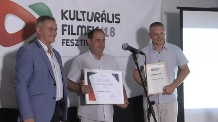 Kovács Géza és Vass Tamás kárpátaljai alkotók A reménytelenségből érkeztek című filmje nyerte a 7. Kulturális Filmek Fesztiválja egymillió forintos fődíját.