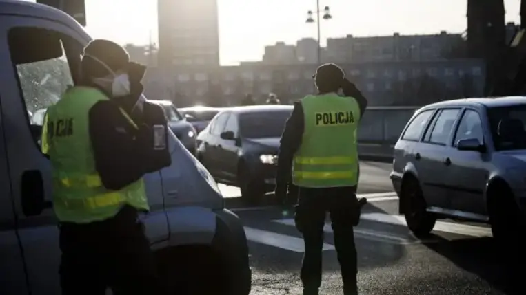 Lengyelországban rendőrök vertek agyon egy ukrán férfit