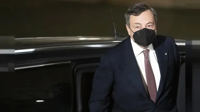 Az olasz kormányfő a vakcinázás kötelezővé tételét kezdeményezte